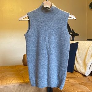 Cashmere sleeveless sweater